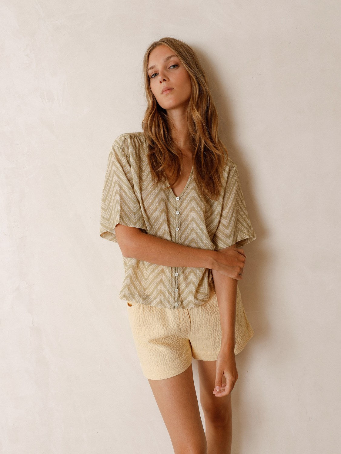 V-NECK SHIRT