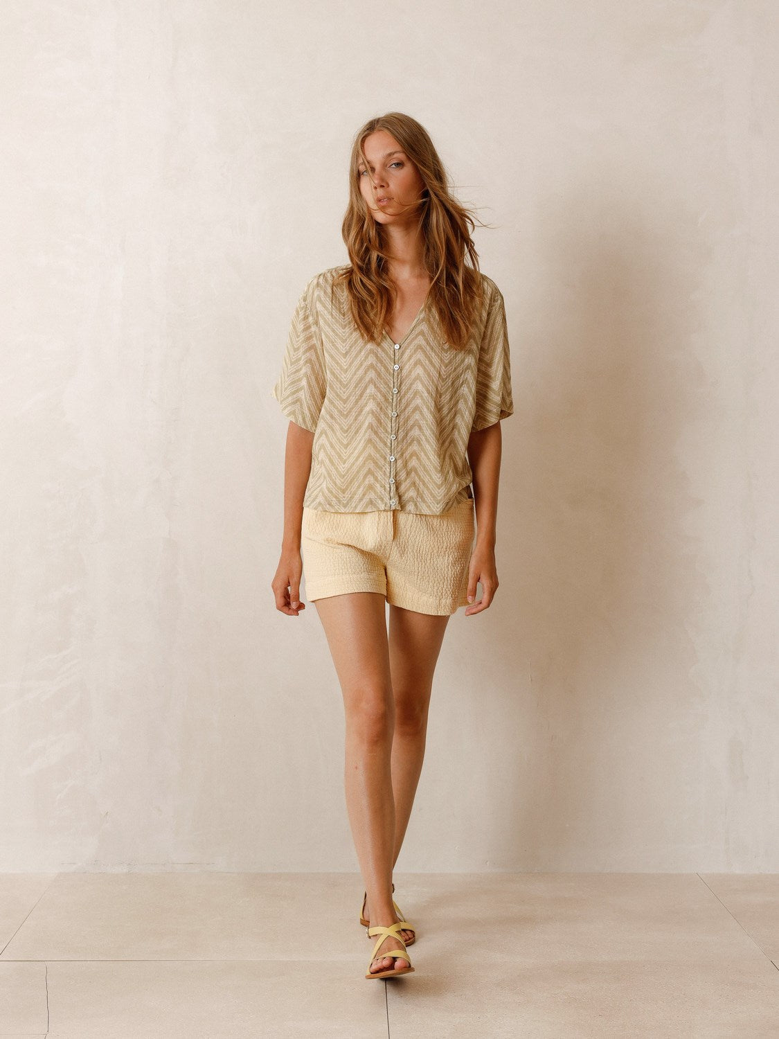 V-NECK SHIRT