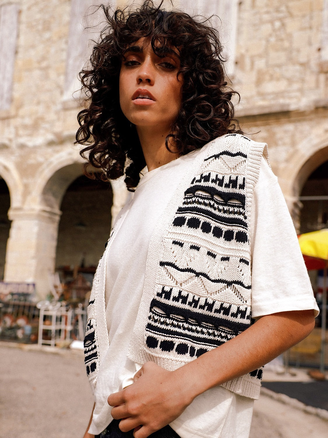 JAQUARD KNITTED VEST