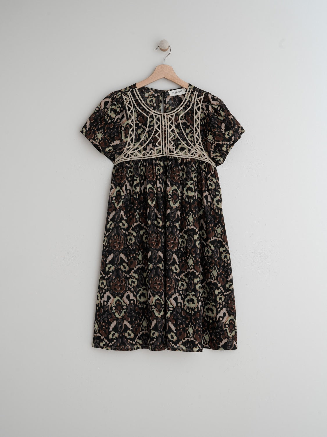 VESTIDO BORDADO ESPIGA