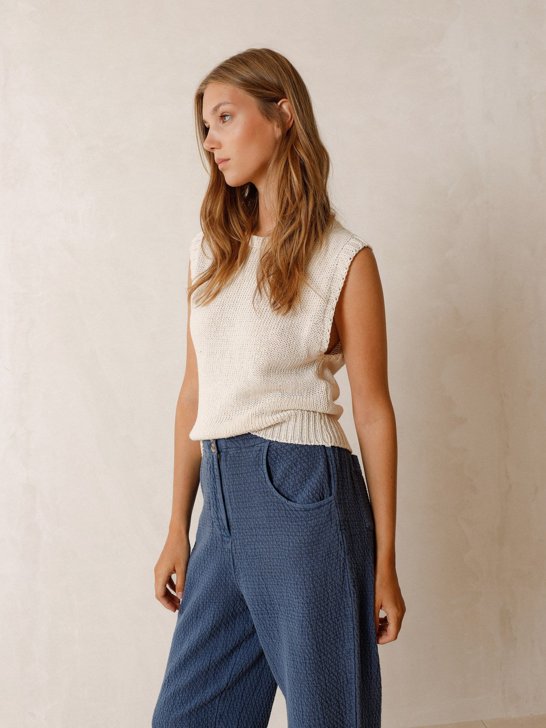 BOUCLE KNIT VEST