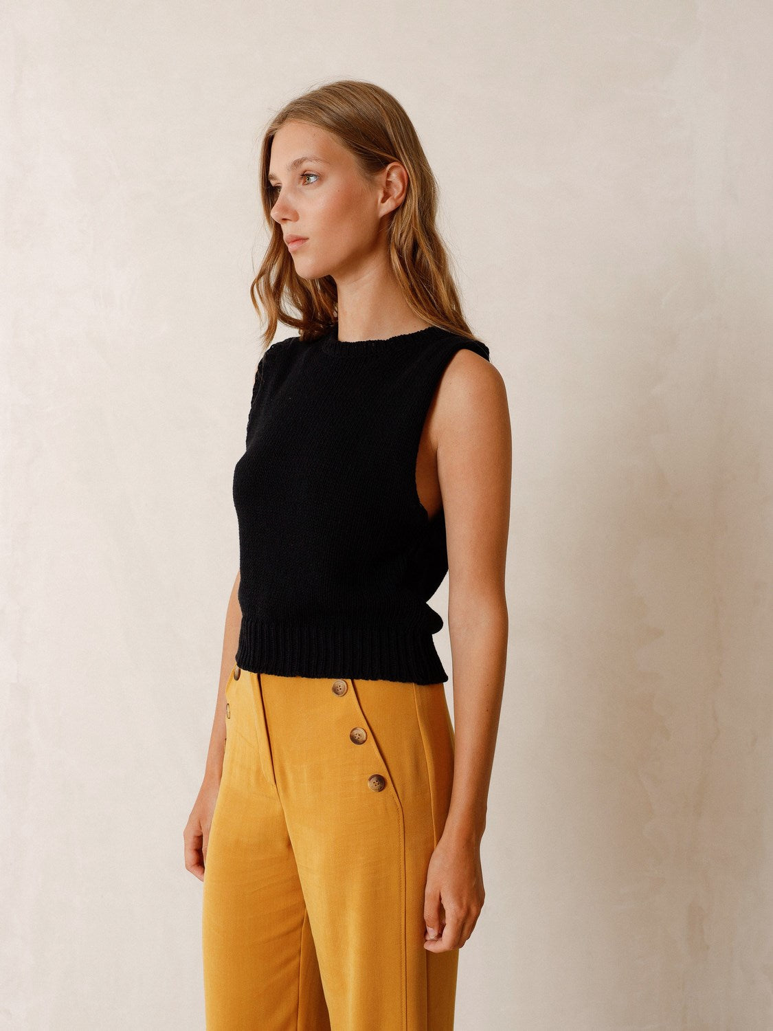 BOUCLE KNIT VEST