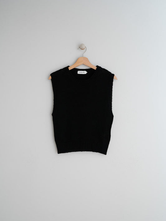 BOUCLE KNIT VEST