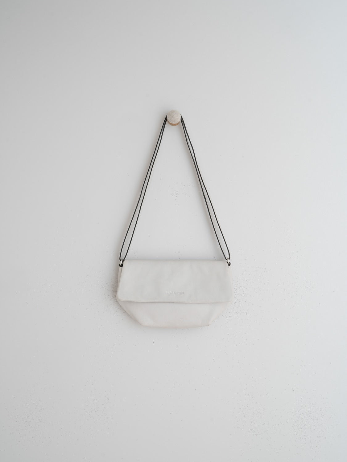 CONVERTIBLE LEATHER BAG