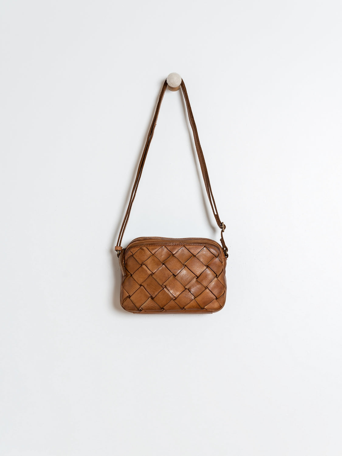 BRAIDED SHOULDER BAG