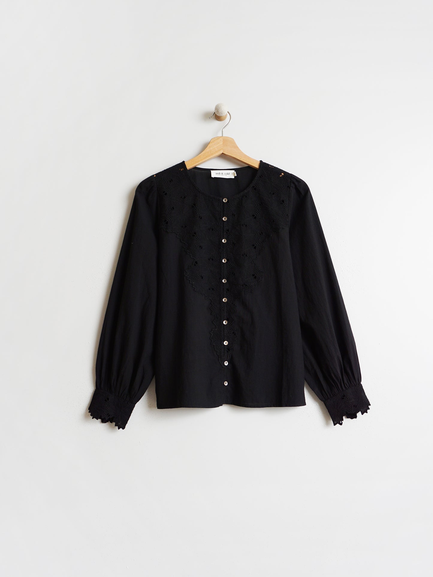 CAMISA BORDADOS RECORTADOS