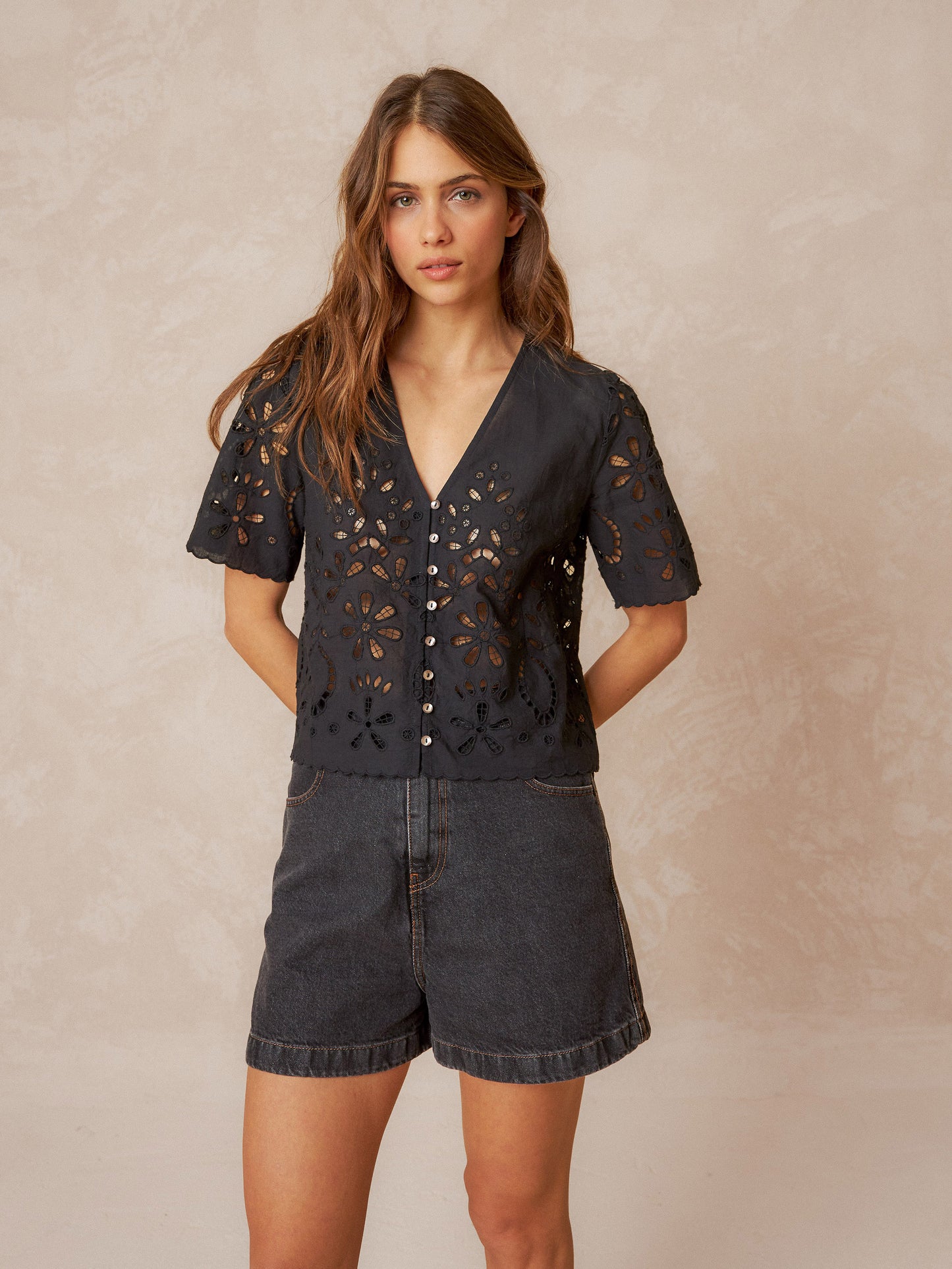 CAMISA DETALLES BORDADOS