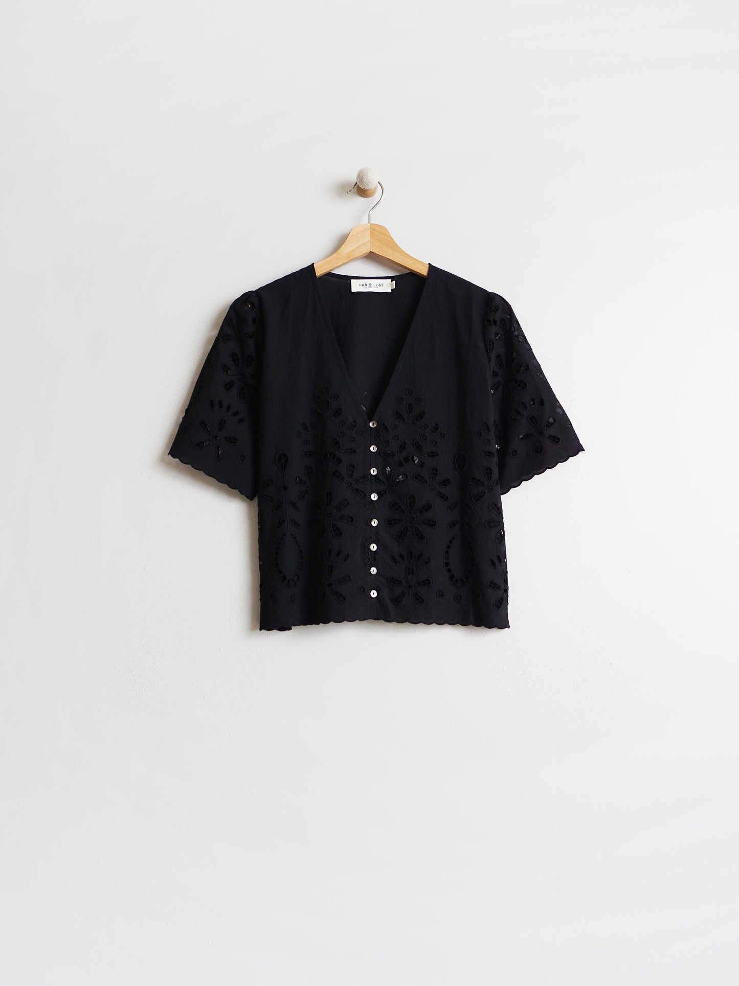 CAMISA DETALLES BORDADOS
