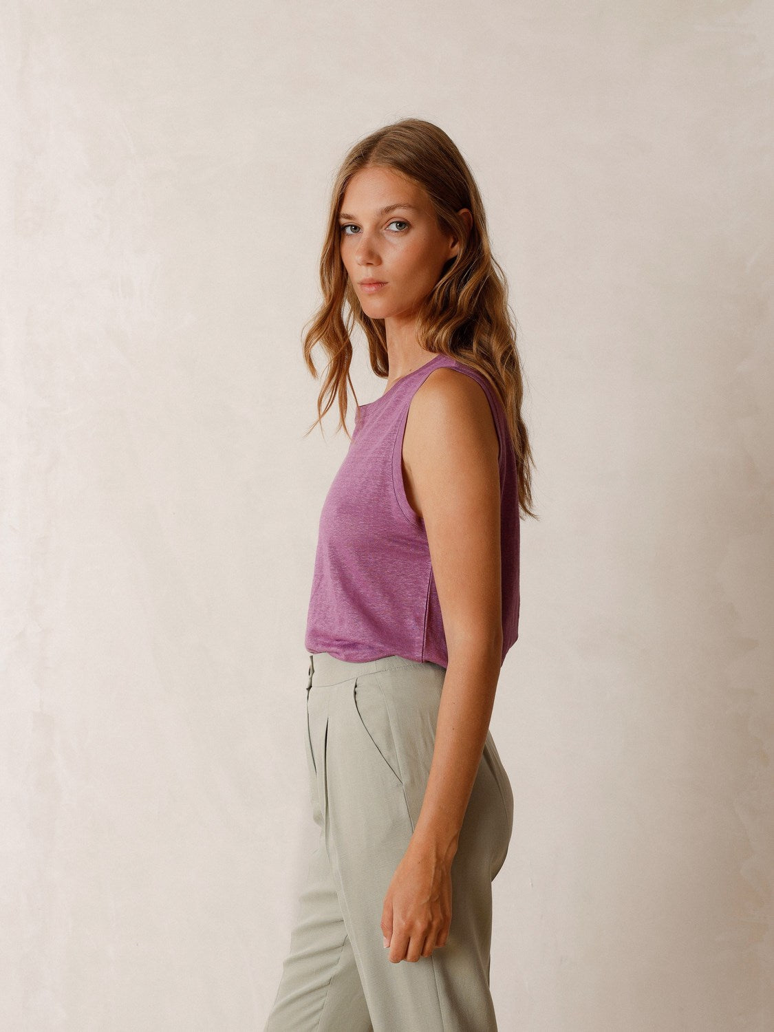 ARMHOLE SLEEVE T-SHIRT