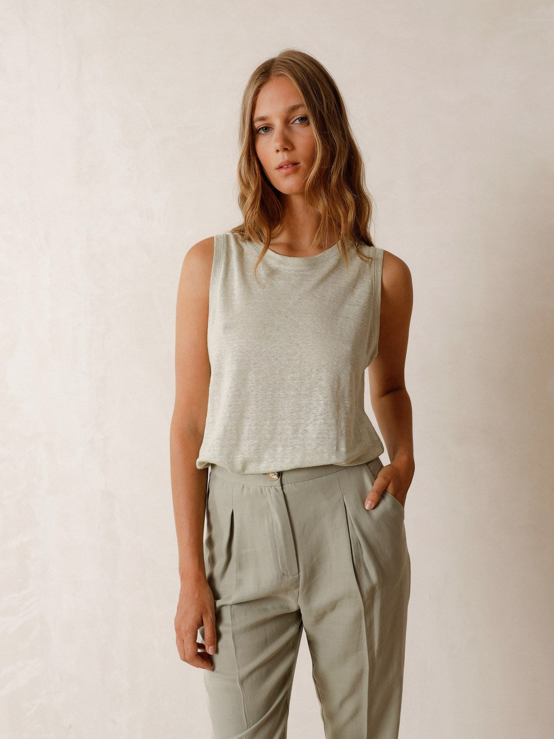 ARMHOLE SLEEVE T-SHIRT