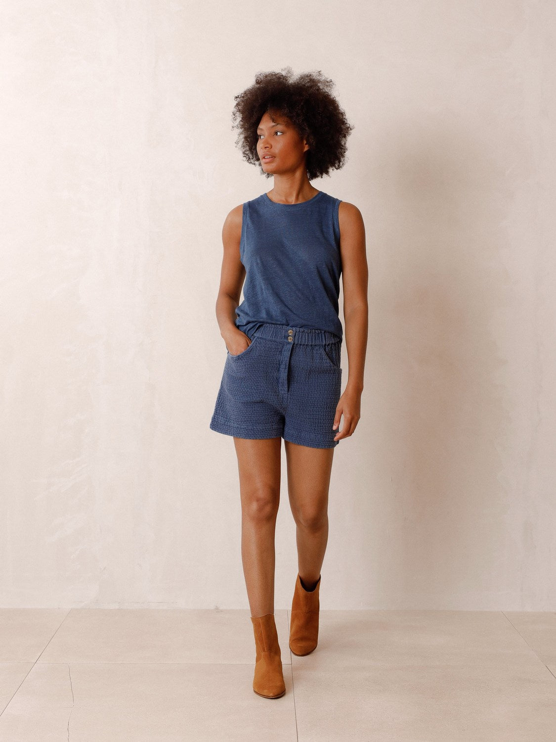 ARMHOLE SLEEVE T-SHIRT