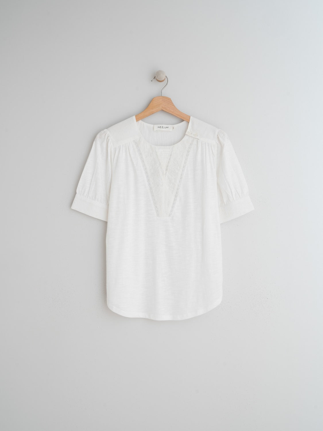 CAMISETA COMBINADA BORDADOS