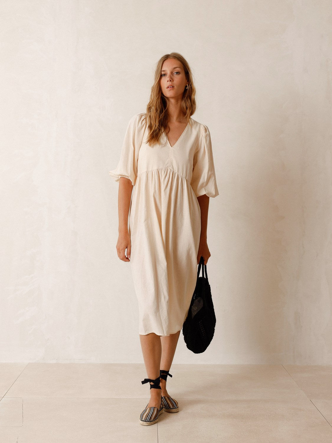 VESTIDO FLUÍDO BECA