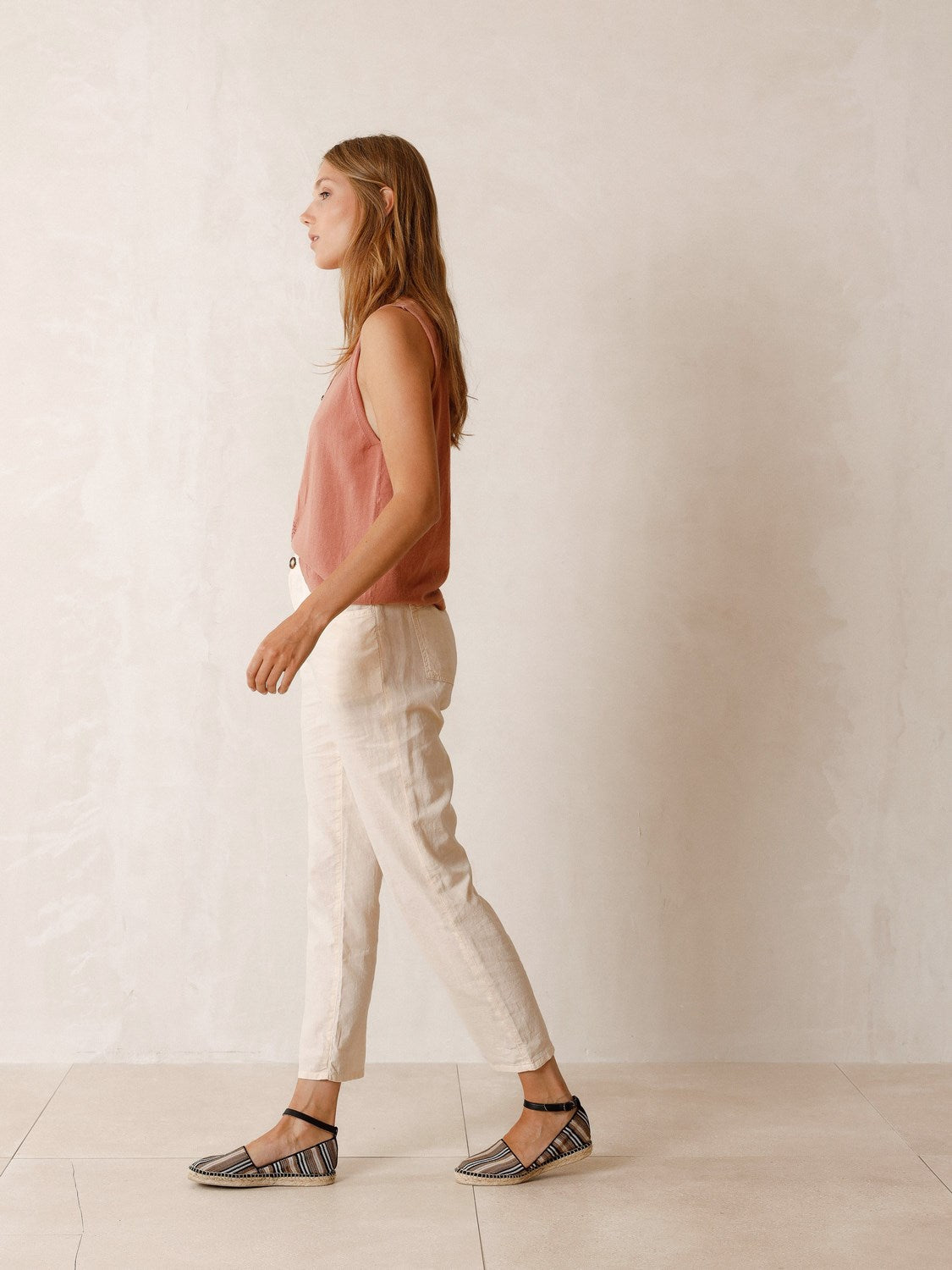 BASIC KNITTED VEST