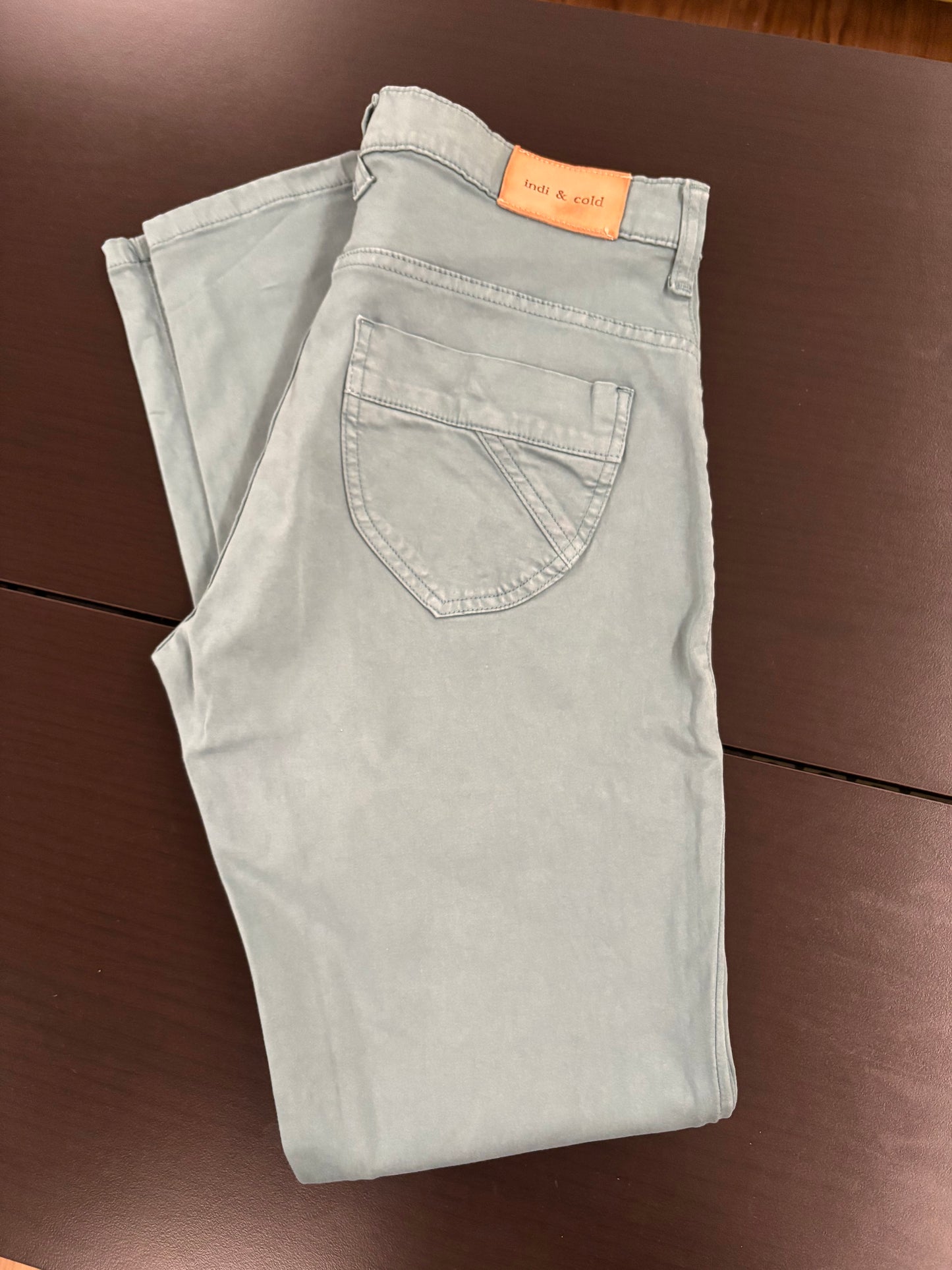 PANTALON BASIQUE AVEC ZIPPÉES