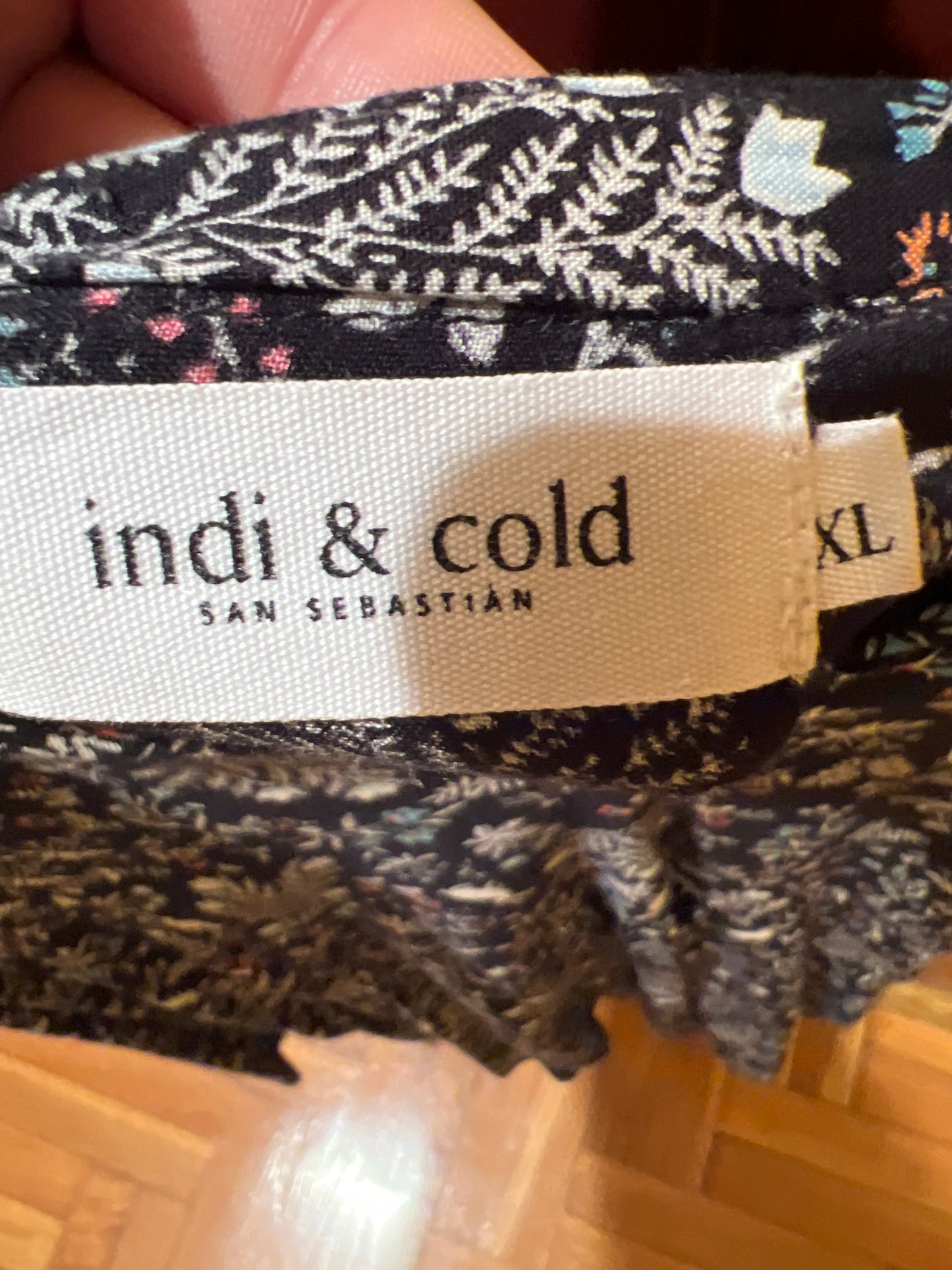 Black T-shirt with designs