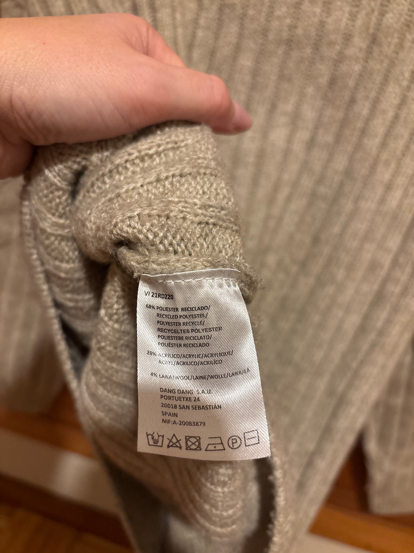 TURTLENECK SWEATER MADE FROM RECYCLED POLYESTER