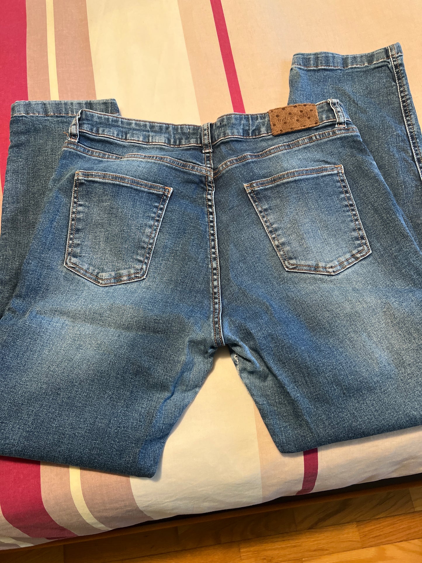 PANTALÓN TEJANO SLIM FIT