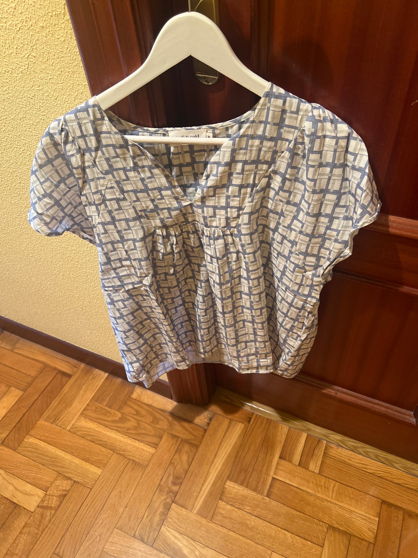BAHÍA V-NECK BLOUSE