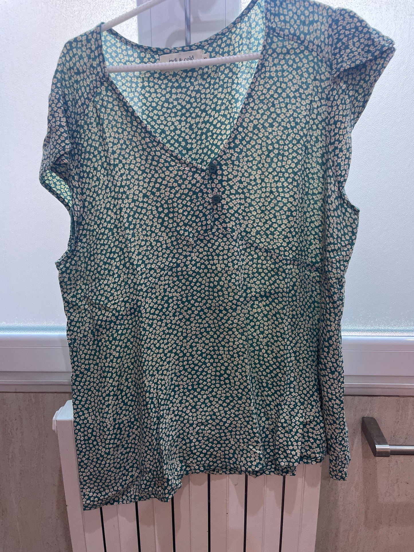 Green Daisy Blouse