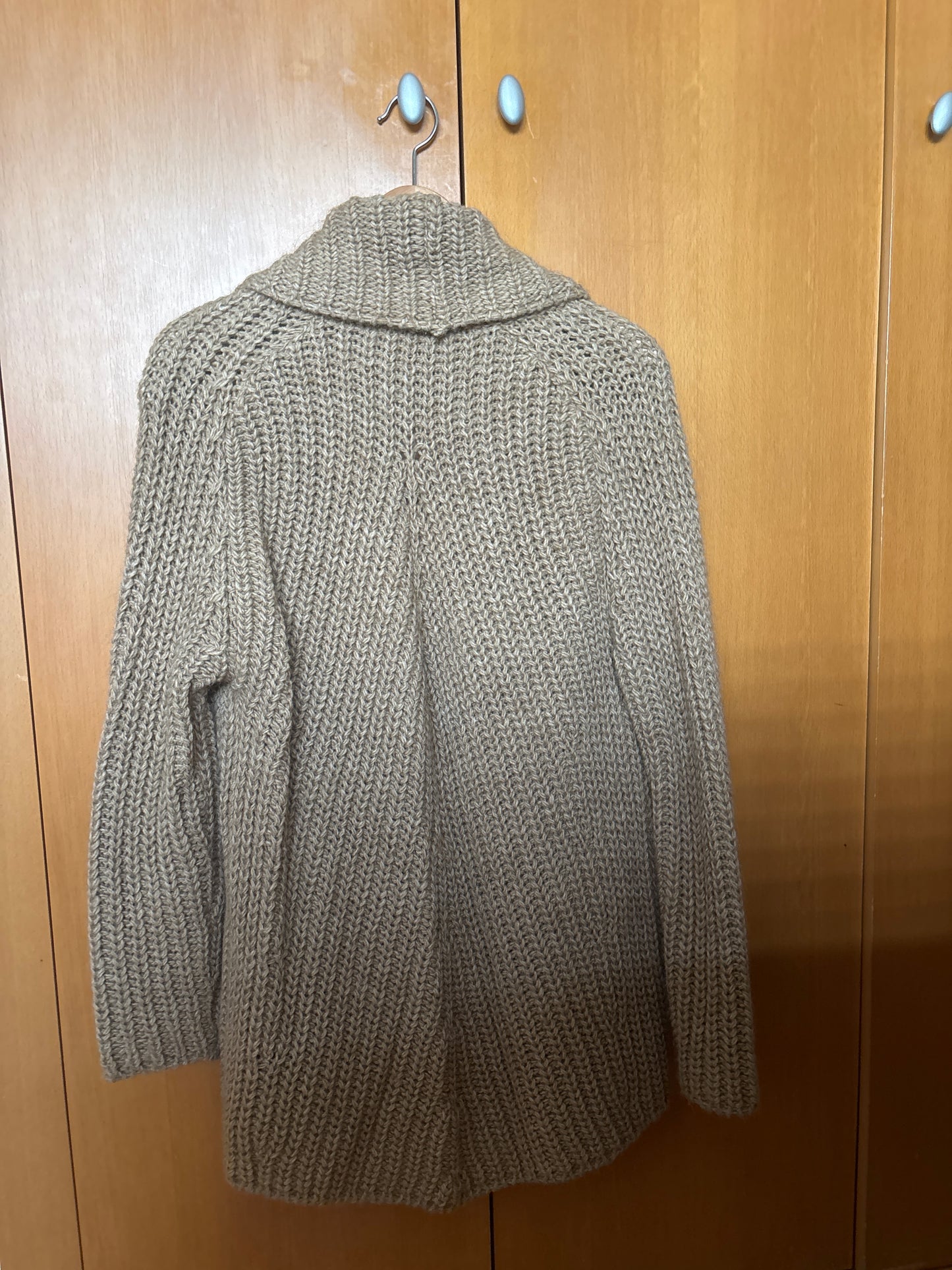 CHAQUETA LARGA GRUESA CON LANA Y ALPACA