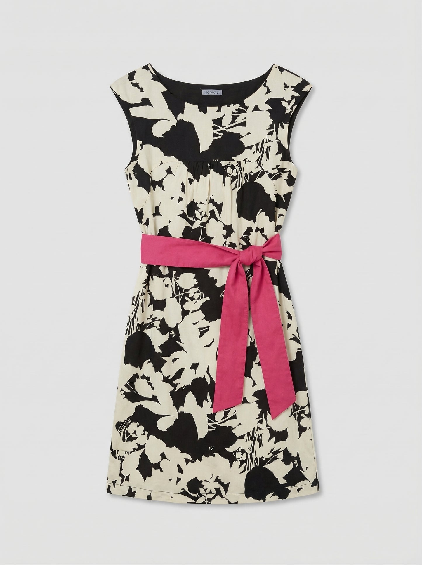 Vintage. Summer dress b/w pink sash